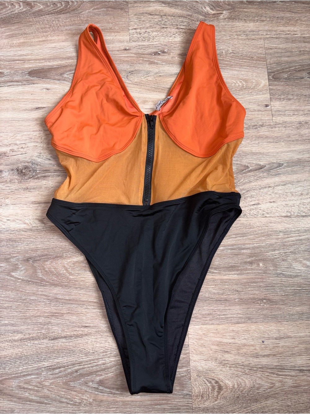 Colorblock One-Piece Swimsuit with Mesh and Front Zip Accent. Size XL